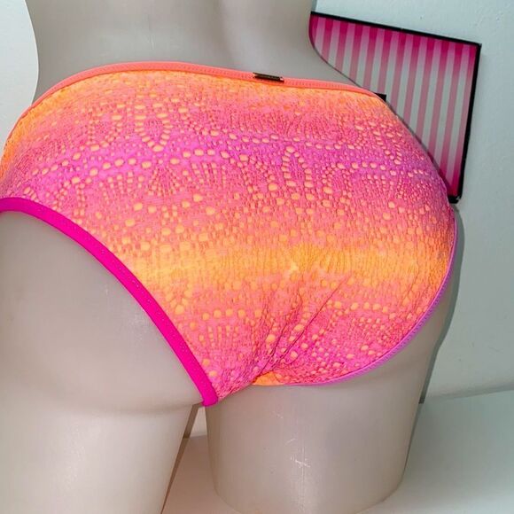 🔥VICTORIA SECRET swimsuit bottom The classic hipster   SZ Small  NEW - Picture 2 of 4
